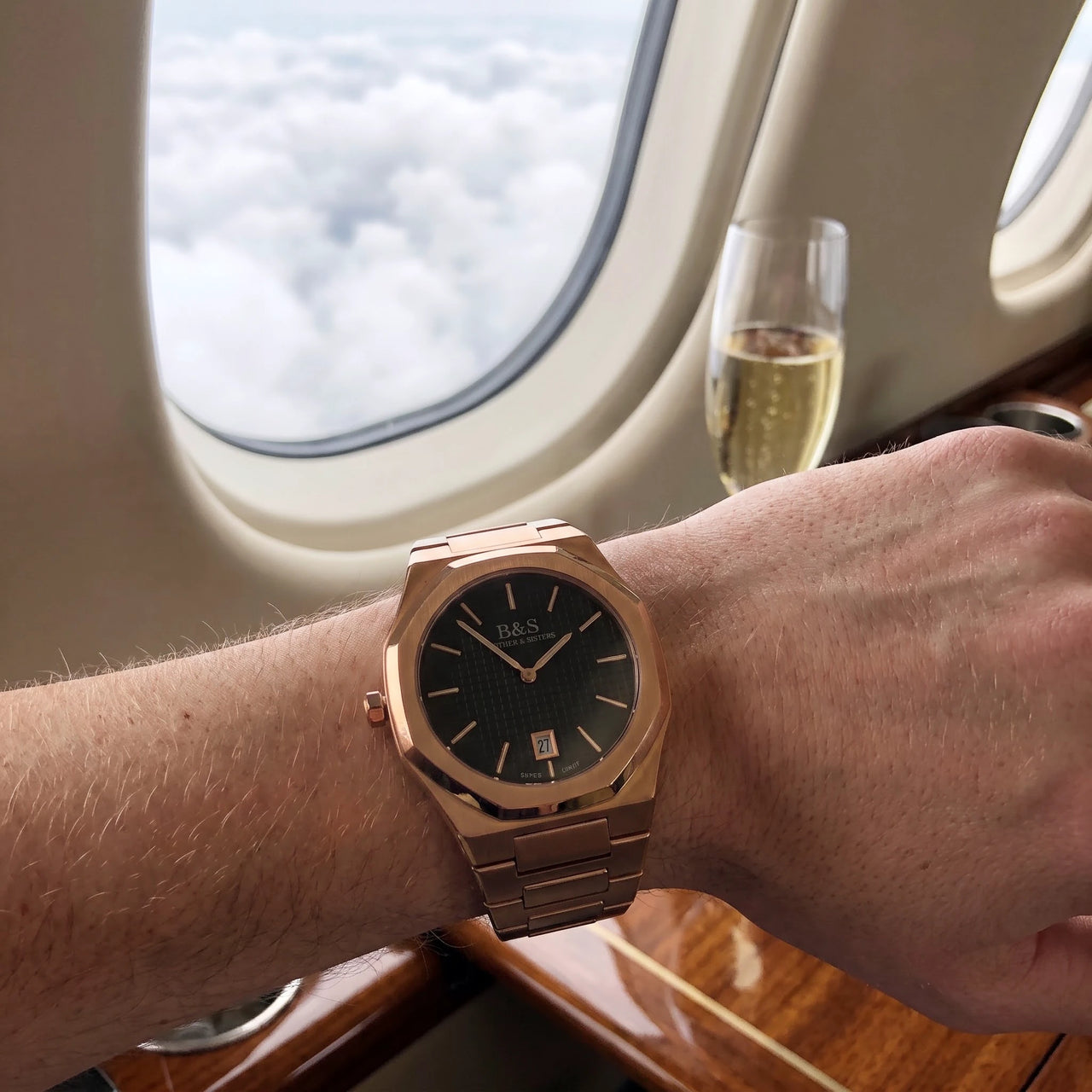 Royal men's watch worn on a man's wrist – Brother & Sisters (SKU 01122019-royal)