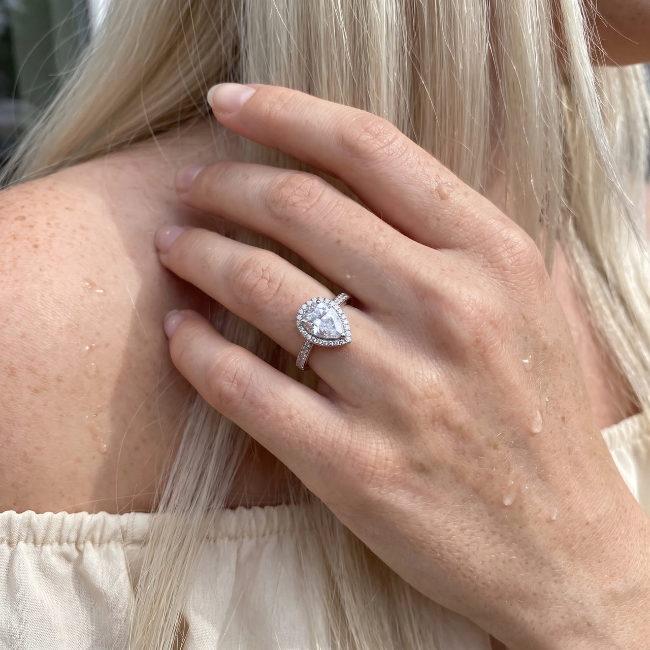 Teardrop ring — close-up of the details, silver | SKU: 505162-4.5-silver