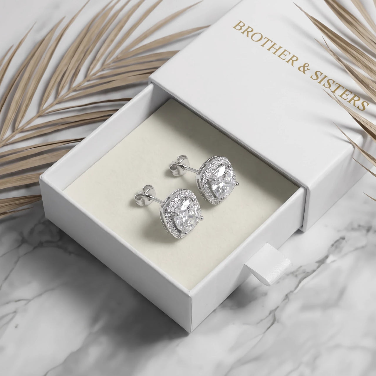 Bridal earrings — in the gift box, silver | SKU: 505185-white