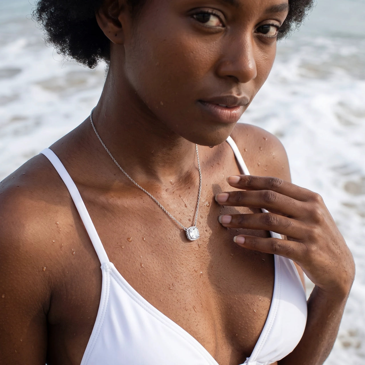 Halo necklace — worn in the water, waterproof, silver | SKU: 505721